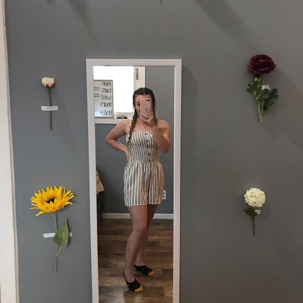 NWOT Garage Romper! - Picture 5 of 6